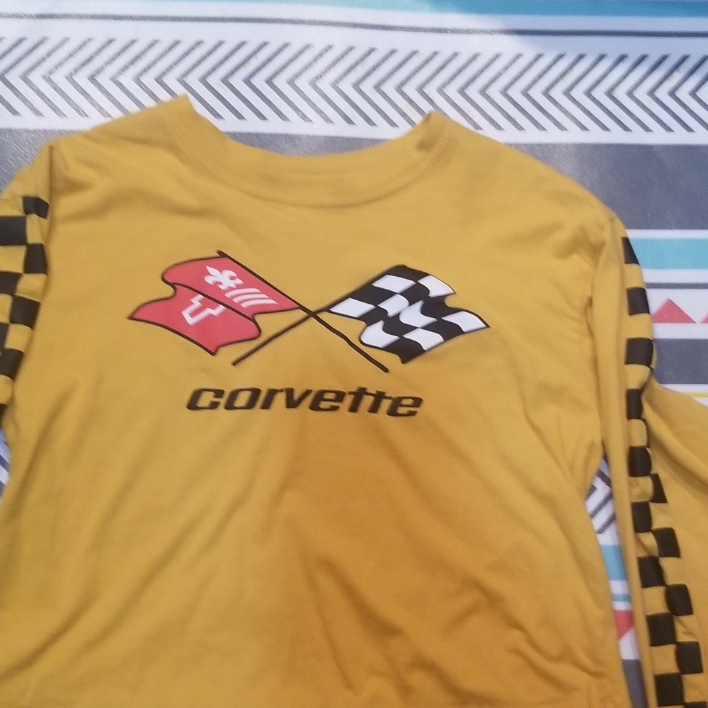 Corvette, checkered crop top